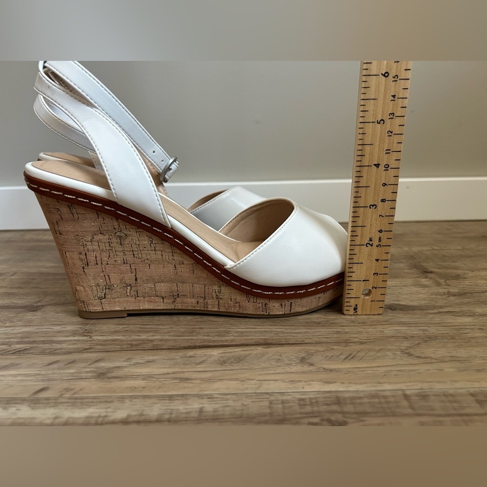 CL by Laundry Women's Beaming Cloud Patent cork Wedge ankle strap Sandal White - Picture 4 of 12